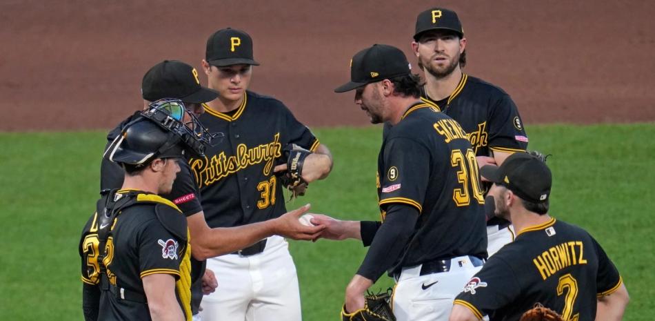 Paul Skenes cae por tercera vez consecutiva