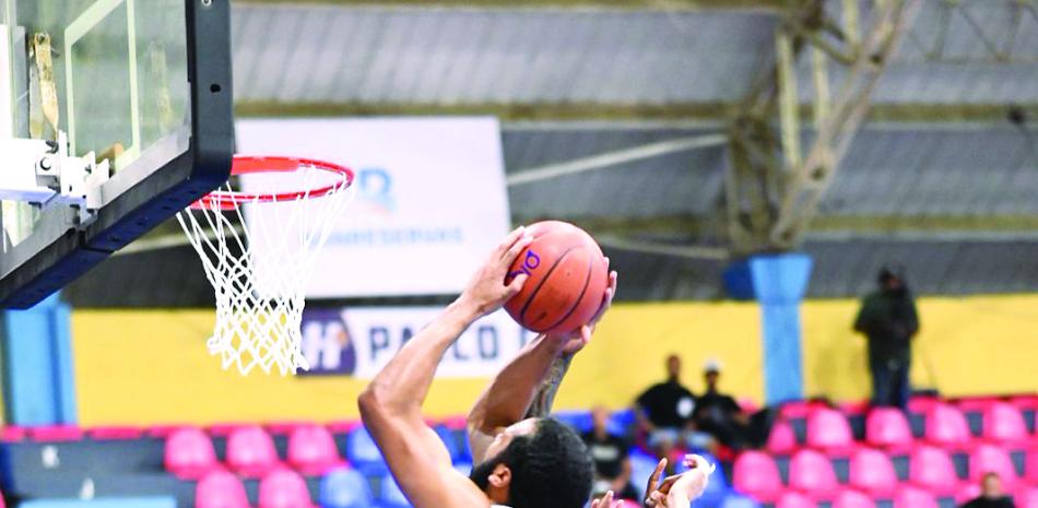 Titanes ganan por la mínima en Moca y logran clasificar en la LNB