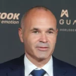 Iniesta, para su debut como técnico, ficha con Gulf United de 2da. división de los Emiratos