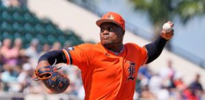 Gleyber Torres y Framber Valdez conducen Tigres a vencer Marineros