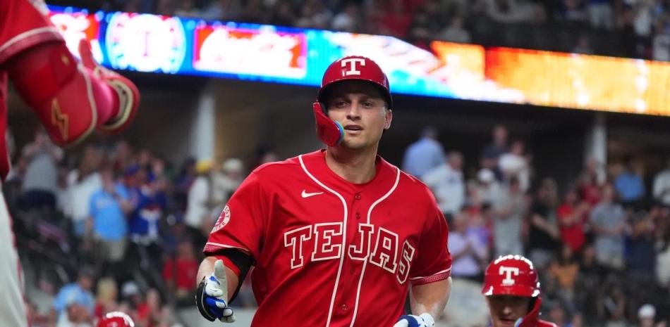 Higashioka y Seager jonronean en el triunfo de los Vigilantes sobre Cleveland