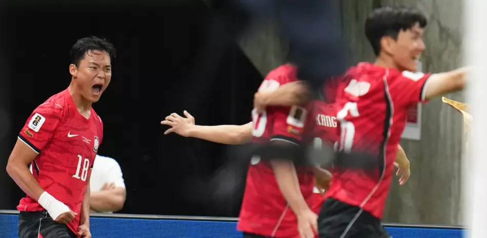 Surcorea remonta para superar 2-1 a República Checa en la Copa Mundial de la FIFA