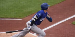Ohtani da cuadrangular, pero sale por inflamación en el triunfo de Dodgers ante Piratas
