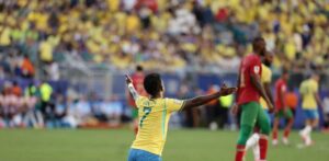 Brasil logra un empate 1-1 contra Marruecos en su debut en el Mundial; Vinícius anota gol