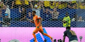 Con gol agónico de Diallo, Costa de Marfil supera 1-0 a Ecuador y le baja los ánimos en el Mundial