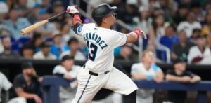 Con un cuadrangular de Heriberto Hernández, los Marlins derrotan Gigantes