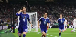 Ayase Ueda anota dos y Japón golea 4-0 a Túnez en el partido 1.000 del Mundial