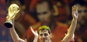 Desaparece de un museo del fútbol la camiseta del Mundial 2010 de Iker Casillas en España