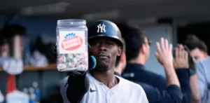 La gran noche al bate de Chisholm Jr. ayuda a Yankees en victoria por 4-3 ante Tigres