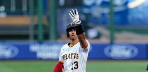 Endy Rodríguez batea tres hits y los Piratas vapulean a Seattle 11-1