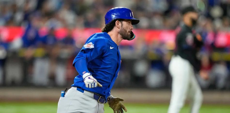 Swanson impulsa 11 en el doble juego ganado por los Cubs