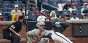 Triples de Soto y Lindor guían a Mets a superar 6-2 a Filis y cortar racha de 7 derrotas