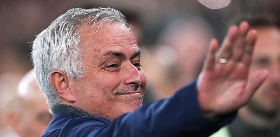 "Estoy para ayudar a todos a ser mejores", dice José Mourinho en su llegada al Real Madrid