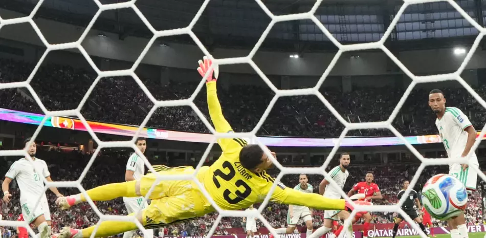 Suiza avanza en el Mundial con una victoria de 2-0 sobre Argelia, Embolo y Ndoye anotan