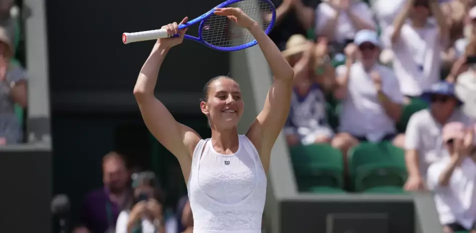 La ucraniana Marta Kostyuk avanza a los cuartos de final de Wimbledon en una visita de Roger Federer