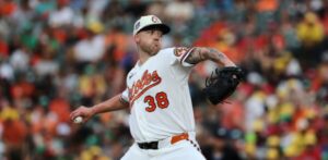 Kyle Bradish lanza en grande