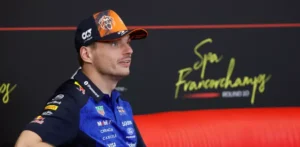 Verstappen deja abierto su futuro en F1, dice va muy bien con el jefe de Red Bull