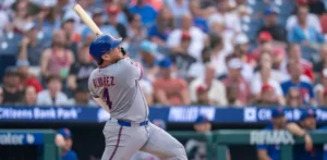 Álvarez batea dos jonrones y Mets vencen a los Filis bajo un cielo lleno de humo