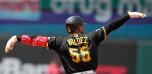 Valdez y Gonzalez jonronean y los Pirates se imponen 7-1 a los Guardianes