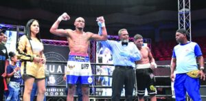 Alberto Puello fulmina en tres asaltos al colombiano Miguel Bolano