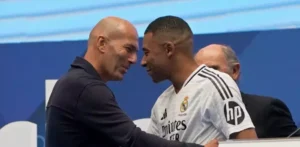 Francia contrata a Zinedine Zidane como técnico de la selección de fútbol