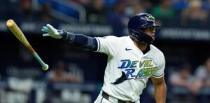 Rays vencen Guardianes gracias a los jonrones de Ryan Vilade