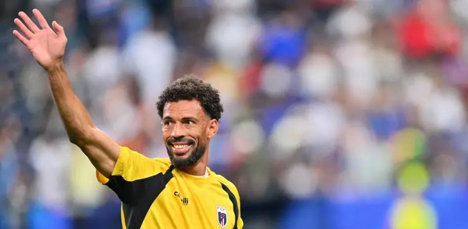 Vozinha, estrella del Mundial, firma con el Colo Colo de Chile