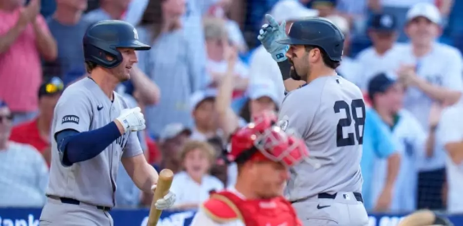 Wells y Domínguez conectan jonrón y Yankees vencen 3-1 a Filis