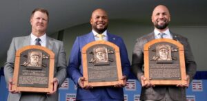 Beltrán, Jones y Kent rinden tributo a su tierra y la familia en la ceremonia de Cooperstown