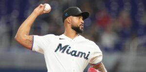 Alcántara Stowers conducen Marlins a blanquear 1-0