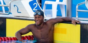 Javier Núñez casi se ahoga junto a su madre, hoy es doble medallista en natación