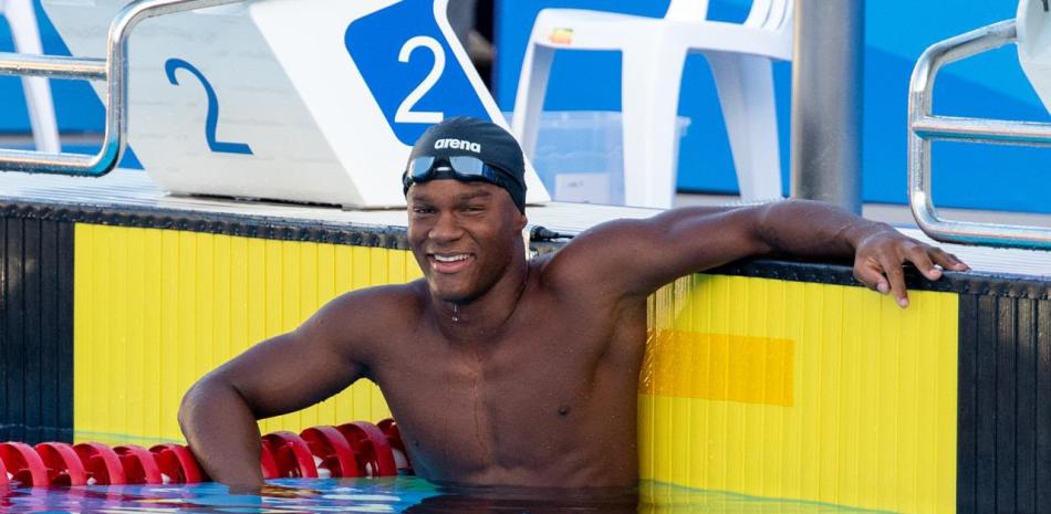 Javier Núñez casi se ahoga junto a su madre, hoy es doble medallista en natación