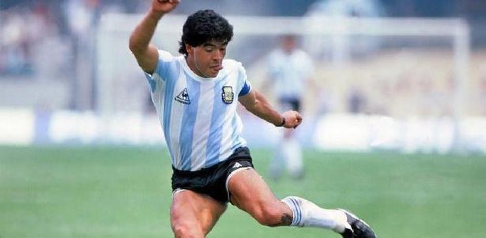 El exfubolista Maradona comía poco y pasaba postrado en cama, revelan en juicio por muerte del ídolo