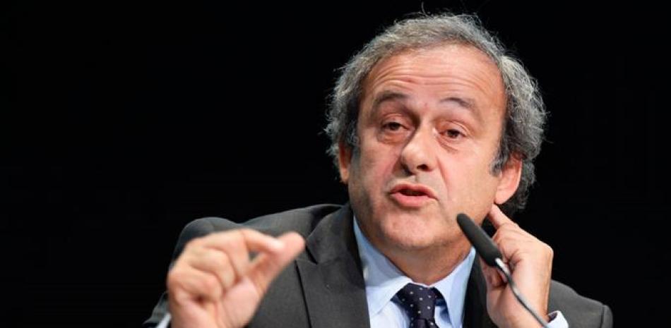 Platini cree que Infantino "debe irse" porque "no respetó las reglas" del fútbol