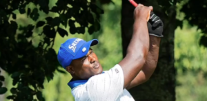 Manuel de los Santos, golfista profesional dominicano que con una pierna domina torneos en Europa