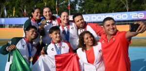 México conquista la medalla de oro en los relevos mixtos del triatlón