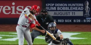 Burleson conecta 3 vuelacercas y los Cardenales vencen 13-7 a los Yankees