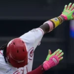 Elly De La Cruz abre con su jonrón 19, Rojos vencen a Atléticos para barrer