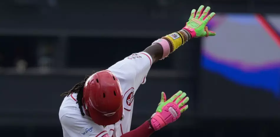Elly De La Cruz abre con su jonrón 19, Rojos vencen a Atléticos para barrer