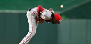 Elly de la Cruz conecta su cuadrangular 19 en revés de Cincinati ante los Nats