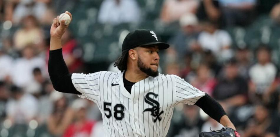 Luis Castillo lanza en grande en la victoria de los Medias Blancas