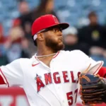 Walbert Ureña lidera a los Angelinos a blanqueada de 7-0 sobre los Rangers