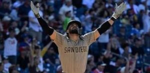 Con jonrón de Tatis Jr., los Padres remontan y vencen a los Guardianes