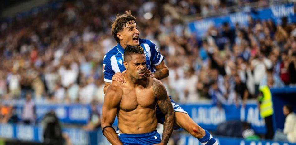 Mariano Díaz conduce Alavés a un triunfo 3-0 sobre Getafe