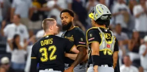D-Backs suben al relevista Dennis Santana; Philip Abner es designado para asignación