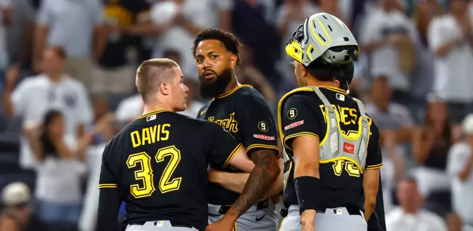D-Backs suben al relevista Dennis Santana; Philip Abner es designado para asignación