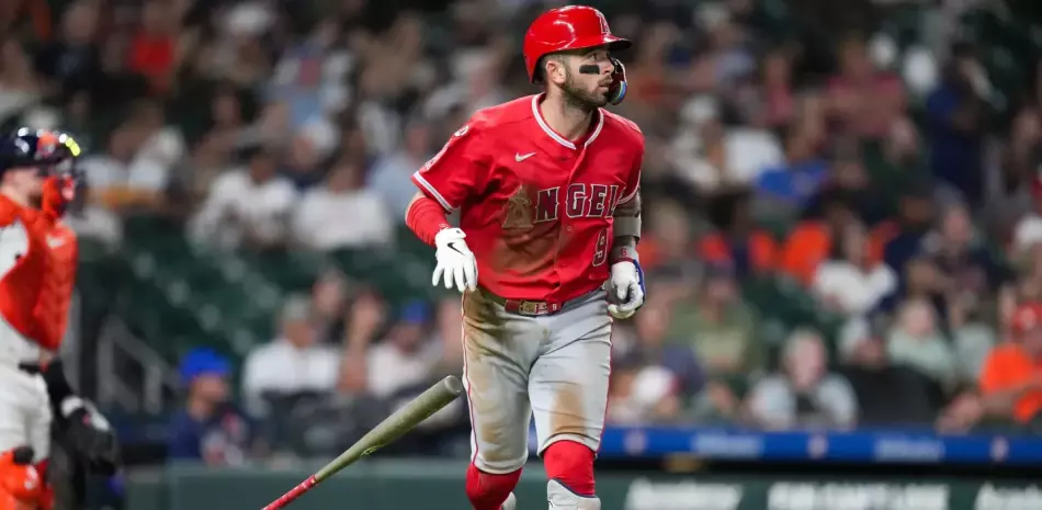 Los Angelinos aplastan 18-3 a Astros con 5 hits, jonrón y 7 impulsadas de Neto