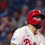 Kyle Schwarber dispara su vuelacercas 38 en la victoria de los Filis sobre los Cardenales