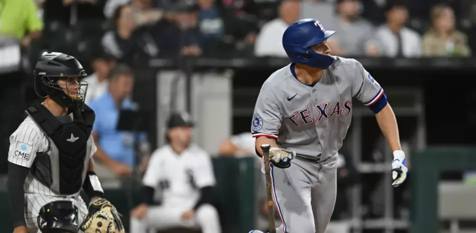 Seager, con 3 hits y 3 impulsadas, lidera a Texas en la victoria sobre los Medias Blancas