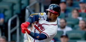 Albies impulsa la carrera de la victoria, Bravos ganan y detienen racha de Dodgers
